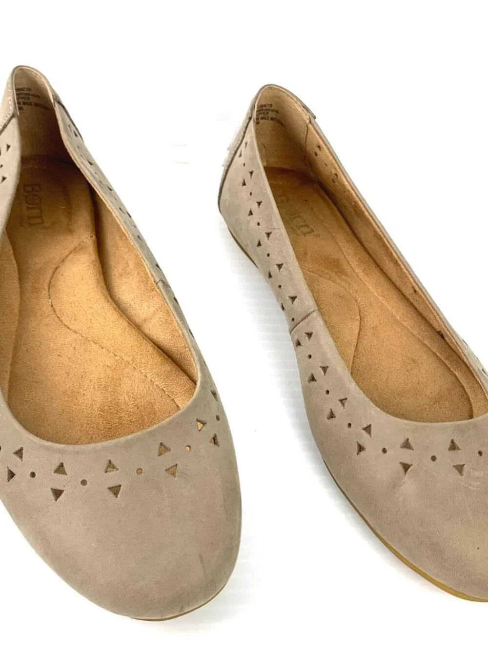 Born‎ F67622 Taupe Nubuck Laser Cut Cushioned Ballet Flats NEW